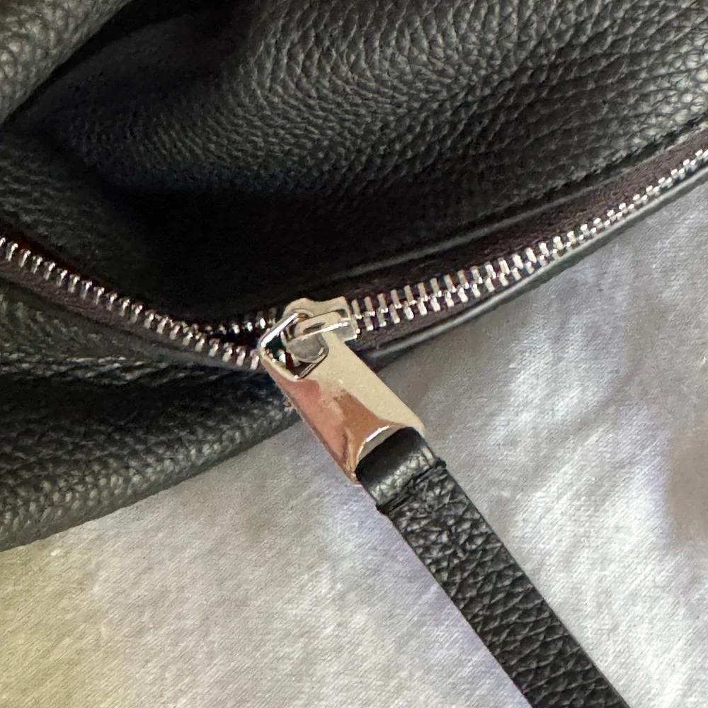 KHAITE Black Pebbled Leather Olivia Hobo Bag - Picture 4 of 6